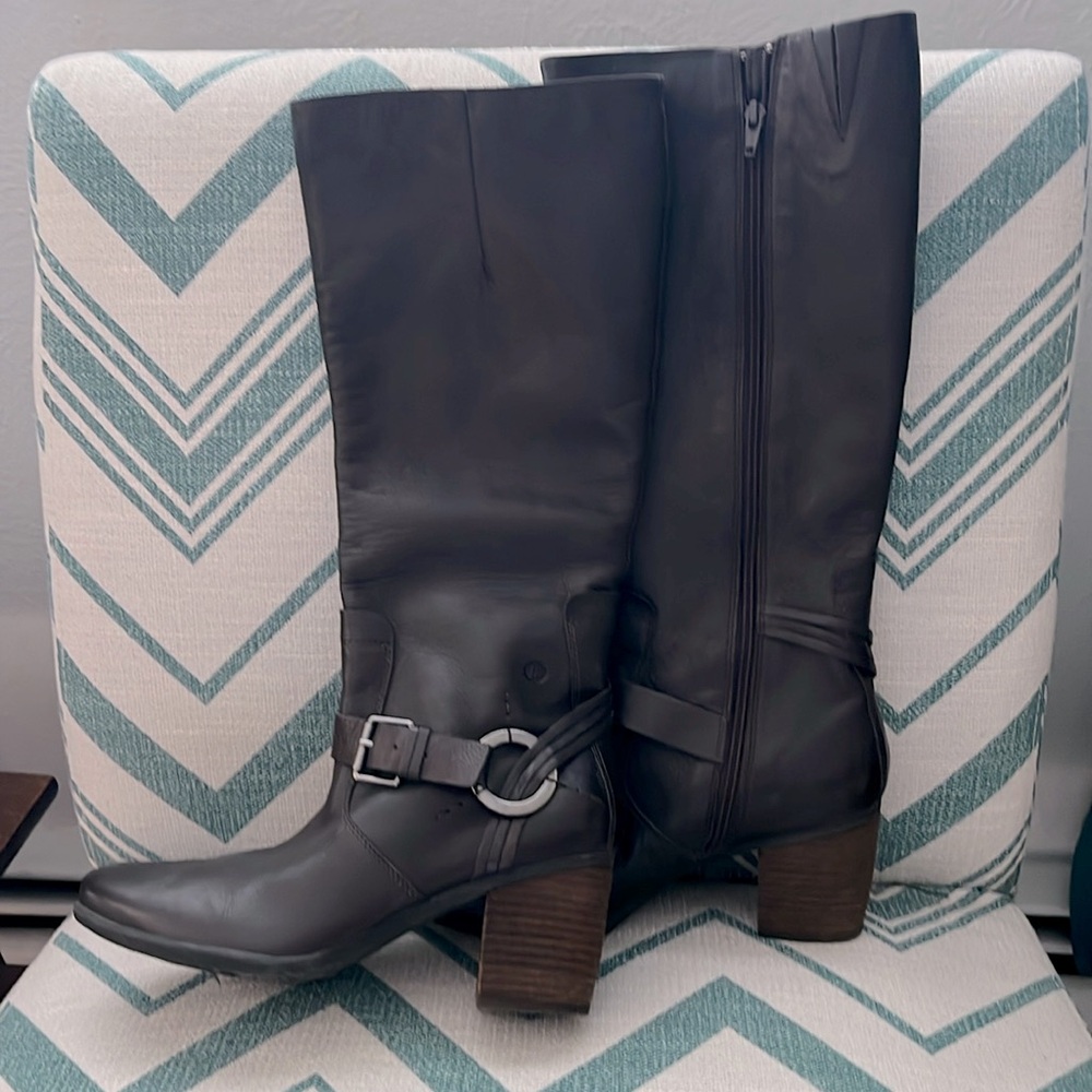 Josef Seibel tall leather women’s boot size 40 US 9 1/2 M